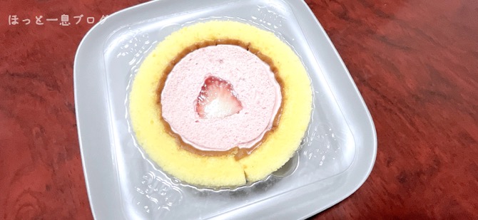 lawson-ichibiko-ichigo-roll-cake